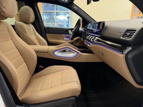 Certified 2025 Mercedes-Benz GLS 580 4MATIC image 15