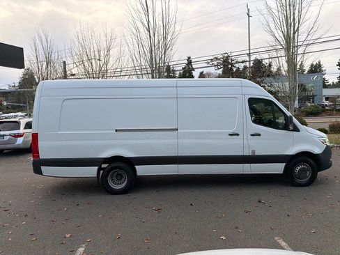 Used 2020 Mercedes-Benz Sprinter 3500 image 12