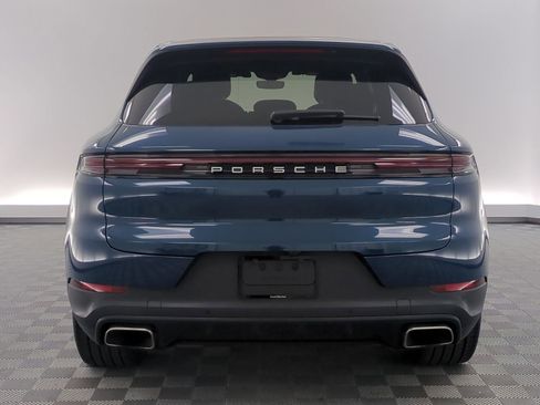 Certified 2025 Porsche Cayenne AWD/4WD image 11