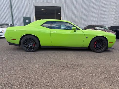Used 2015 Dodge Challenger SRT Hellcat RWD image 5
