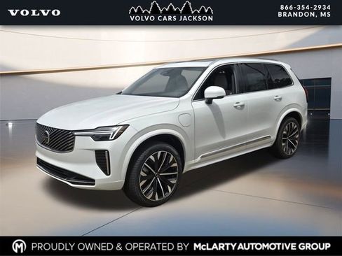 New 2025 Volvo XC90 T8 Core image 6