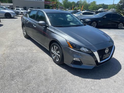 Used 2022 Nissan Altima 2.5 S image 3