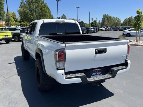 Used 2023 Toyota Tacoma TRD Off-Road w/ Advanced Technology Package AWD/4WD image 10