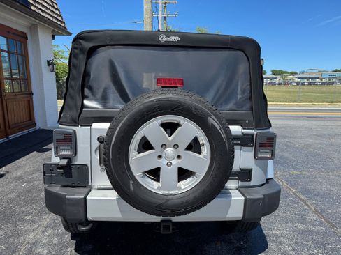 Used 2010 Jeep Wrangler Unlimited Sahara w/ Trailer Tow Group AWD/4WD image 22