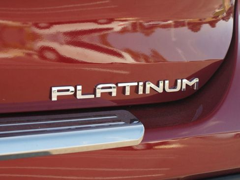 Used 2024 Toyota Highlander Platinum image 20