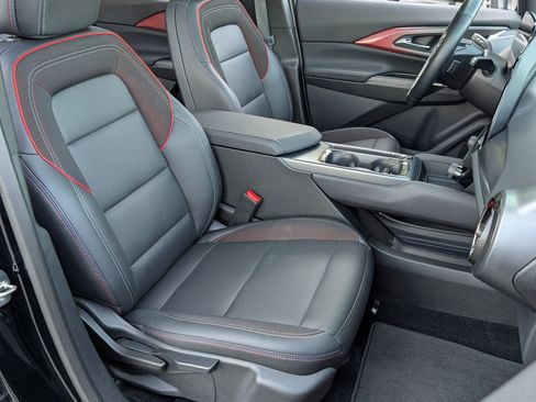 Used 2025 Chevrolet Equinox EV RS FWD image 22