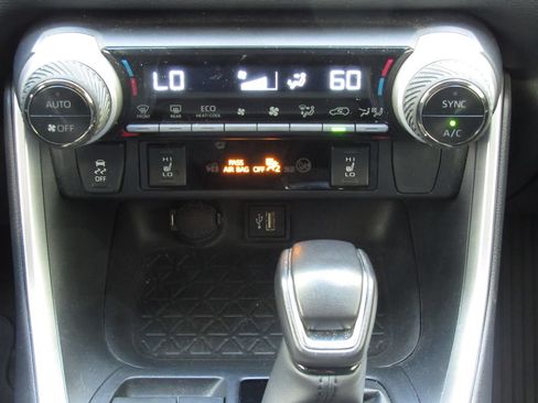 Used 2025 Toyota RAV4 XLE Premium w/ Weather Package AWD/4WD image 30