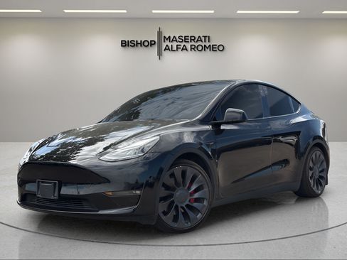 Used 2022 Tesla Model Y Performance AWD/4WD image 3