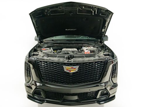 Used 2025 Cadillac Escalade V AWD/4WD image 42