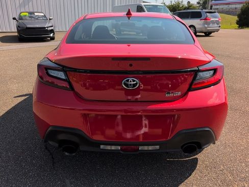 Used 2026 Toyota GR86 w/ ALL Weather Mat Package (TMS) RWD image 6