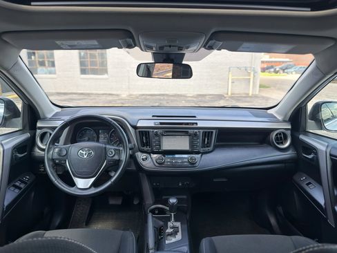 Used 2018 Toyota RAV4 XLE w/ Plus Extra Value Package AWD/4WD image 10
