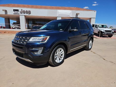 Used 2017 Ford Explorer XLT w/ Equipment Group 202A FWD image 1