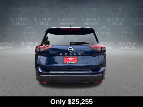 Used 2025 Nissan Rogue SV w/ SV Premium Package FWD image 4