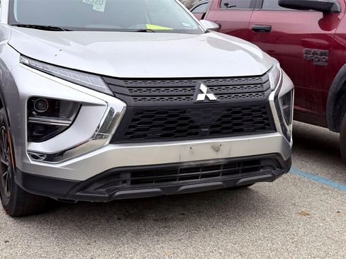 Used 2022 Mitsubishi Eclipse Cross ES image 2