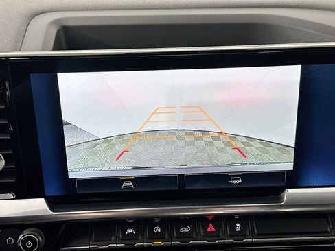 Used 2023 Chevrolet Silverado 1500 LT image 12