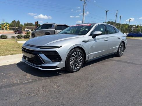 Certified 2024 Hyundai Sonata Limited FWD image 3