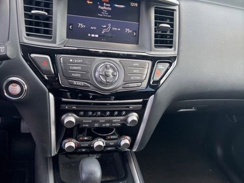 Used 2020 Nissan Pathfinder SV w/ Cargo Package FWD image 4