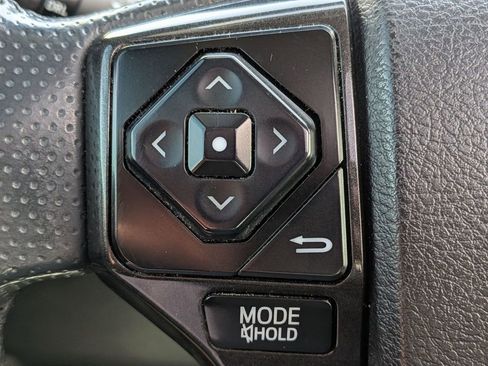 Used 2019 Toyota 4Runner TRD Off-Road Premium AWD/4WD image 21