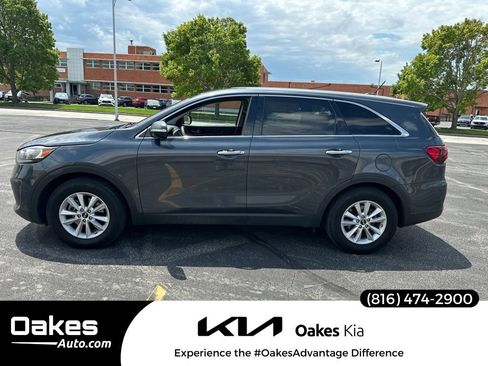 Used 2020 Kia Sorento FWD V6 image 1