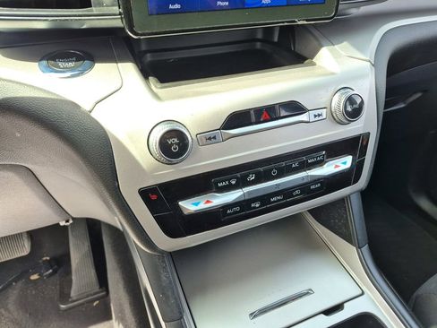 Used 2022 Ford Explorer XLT RWD image 18