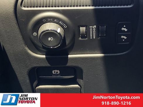 Used 2022 Jeep Grand Wagoneer Series II image 22