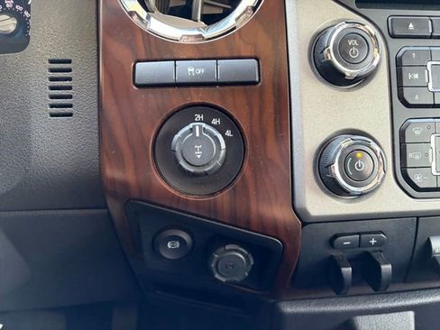 Used 2016 Ford F350 Lariat w/ Chrome Package image 19