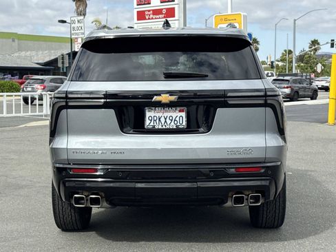 Used 2025 Chevrolet Traverse High Country AWD/4WD image 6