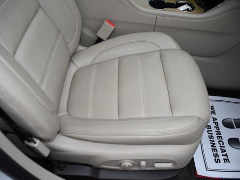 Used 2019 GMC Acadia Denali w/ Technology Package AWD/4WD image 31