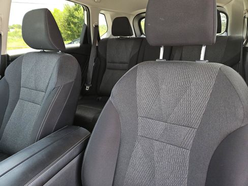 Used 2025 Nissan Rogue SV AWD/4WD image 25