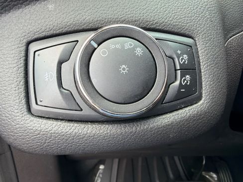 Used 2015 Ford Escape SE w/ Equipment Group 201A FWD image 16