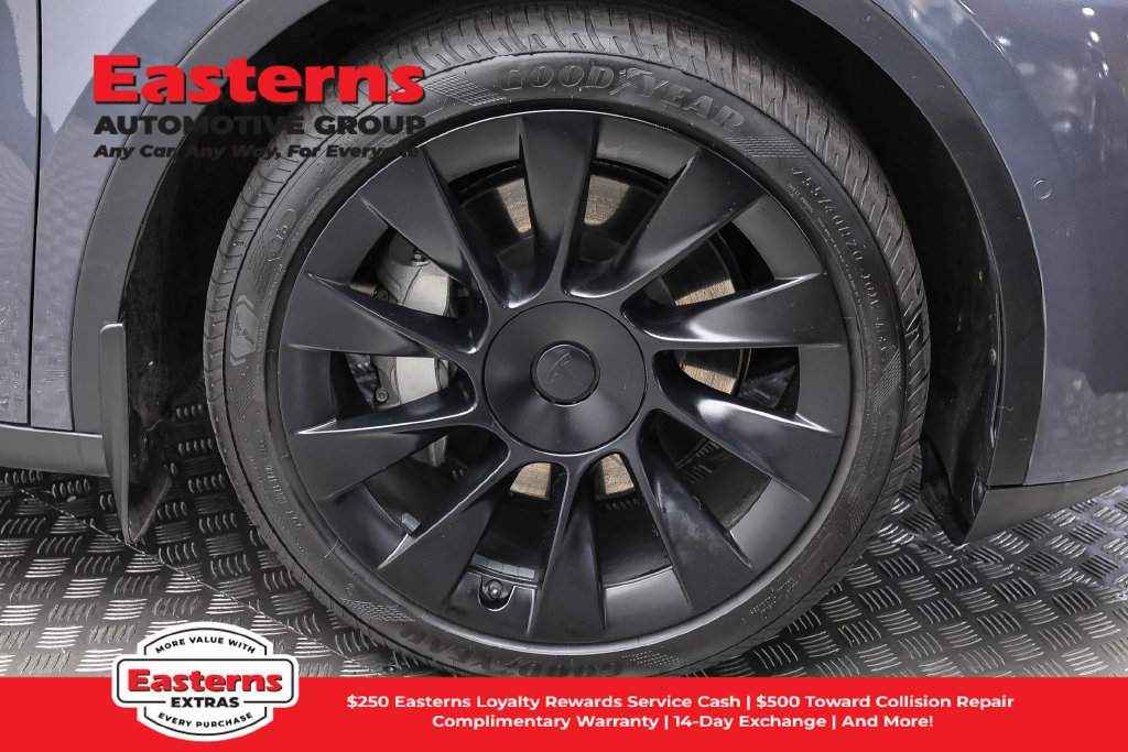 Used 2022 Tesla Model Y Long Range AWD/4WD image 26