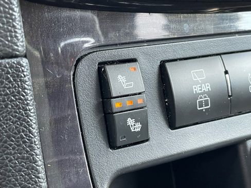 Used 2017 Buick Enclave Leather FWD image 7