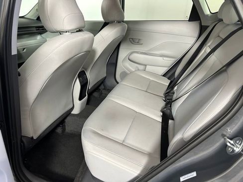 Used 2025 Hyundai Kona SEL image 11