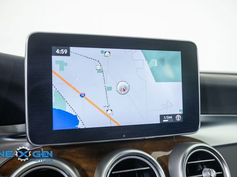 Used 2019 Mercedes-Benz GLC 300 4MATIC image 17