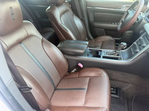 Used 2012 Lincoln MKS AWD image 23