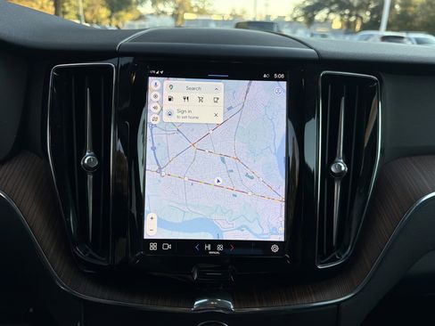 Certified 2023 Volvo XC60 B5 Plus w/ Protection Package image 24