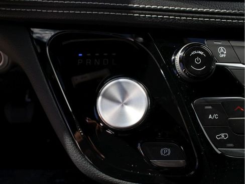 New 2026 Chrysler Pacifica Select image 18