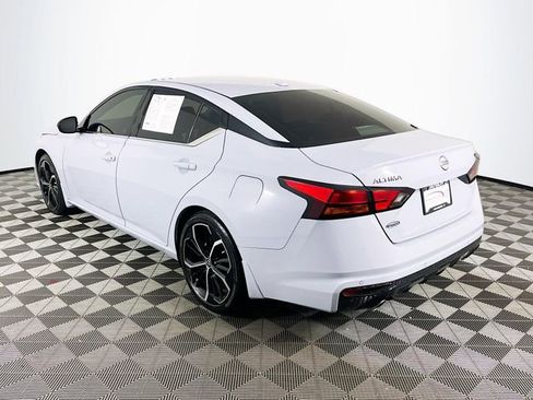 Used 2024 Nissan Altima 2.5 SR w/ SR Premium Package FWD image 6