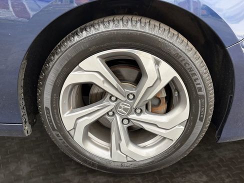 Used 2019 Honda Accord EX image 40