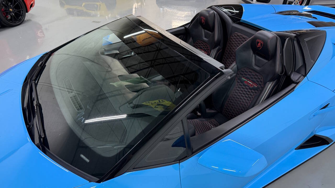 Used 2020 Lamborghini Huracan EVO RWD image 34