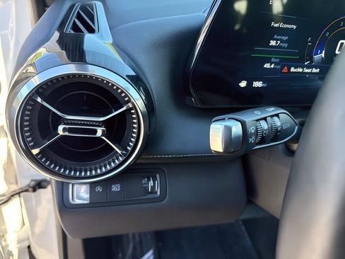 Used 2025 Chevrolet Equinox LT w/ Safety and Technology Package FWD image 14