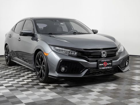 Used 2018 Honda Civic Sport Touring image 10