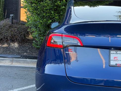 Used 2021 Tesla Model Y Long Range AWD/4WD image 15
