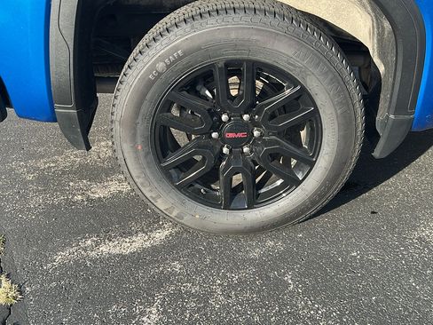 Used 2023 GMC Sierra 1500 Elevation image 10