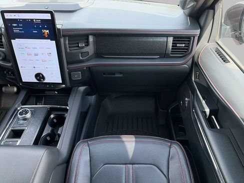 Used 2023 Ford Expedition Limited RWD image 13