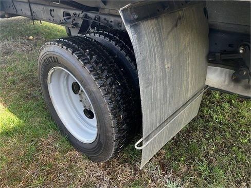 Used 2016 Ford F550 2WD Regular Cab Super Duty w/ Power Equipment Group image 14