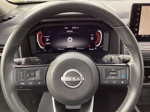 Used 2024 Nissan Rogue SL AWD/4WD image 35