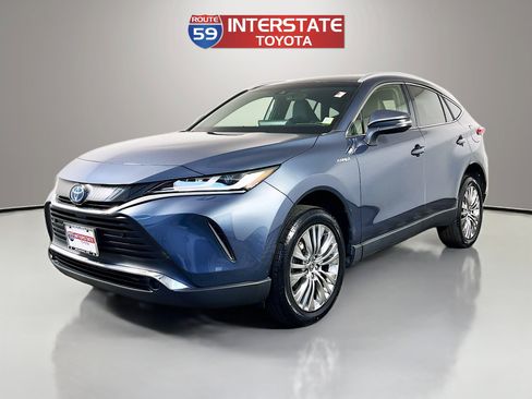 Certified 2021 Toyota Venza XLE w/ Softex Package AWD/4WD image 3