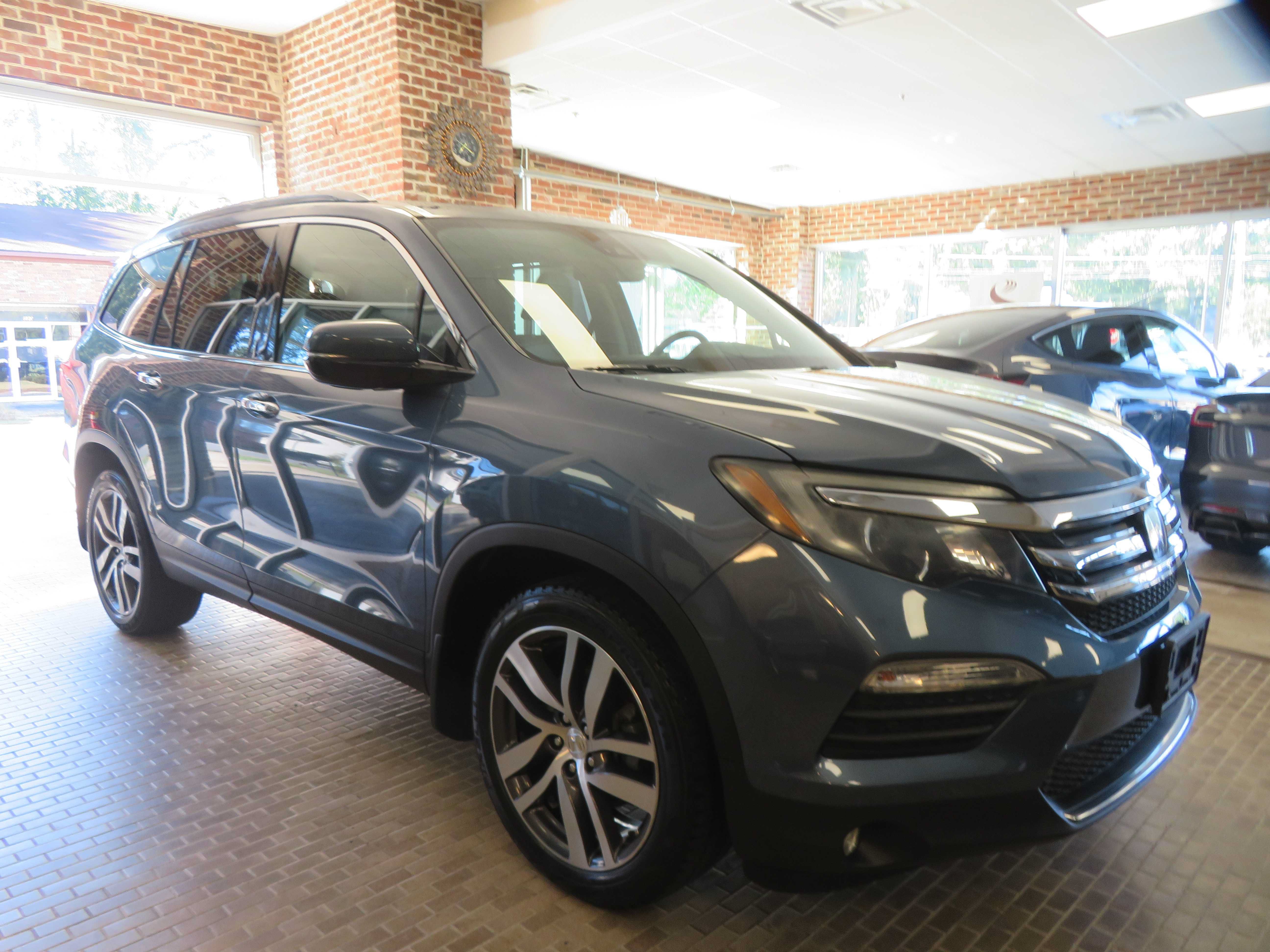 Used 2017 Honda Pilot Elite image 79
