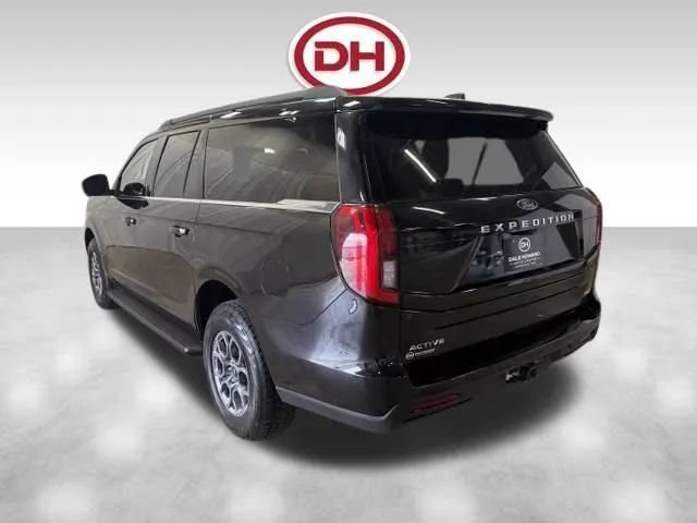 Used 2025 Ford Expedition Max Active AWD/4WD image 9